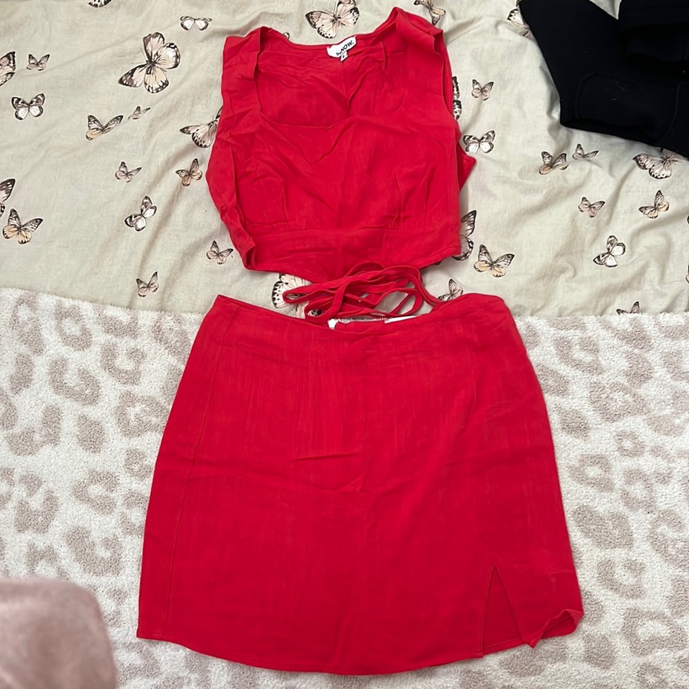Red skirt set